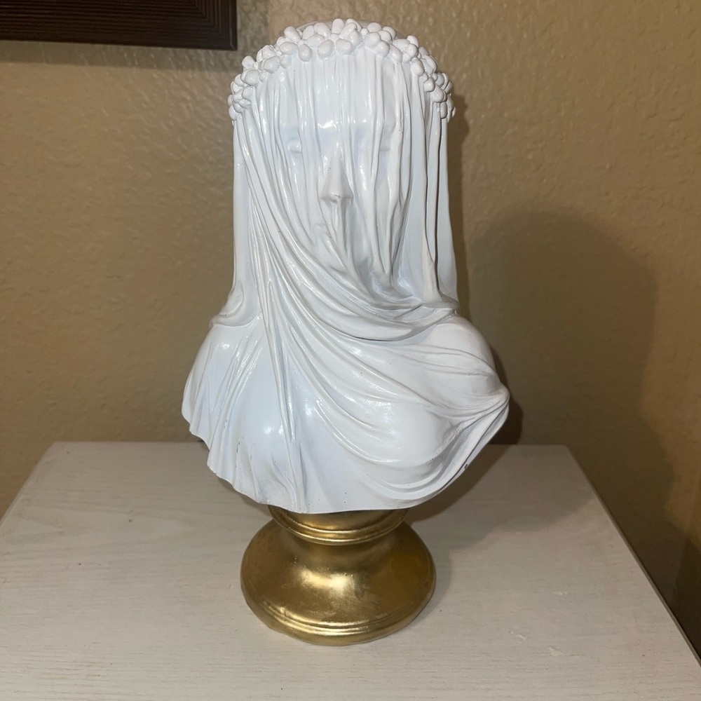 Veiled lady bust